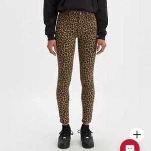 Levi 720 High Rise Super Skinny Leopard Print Jean